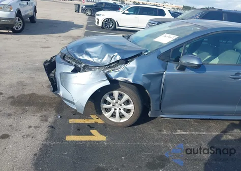 2020 Toyota Corolla Le z USA, uszkodzony, nr VIN 5YFEPRAE2LP062137